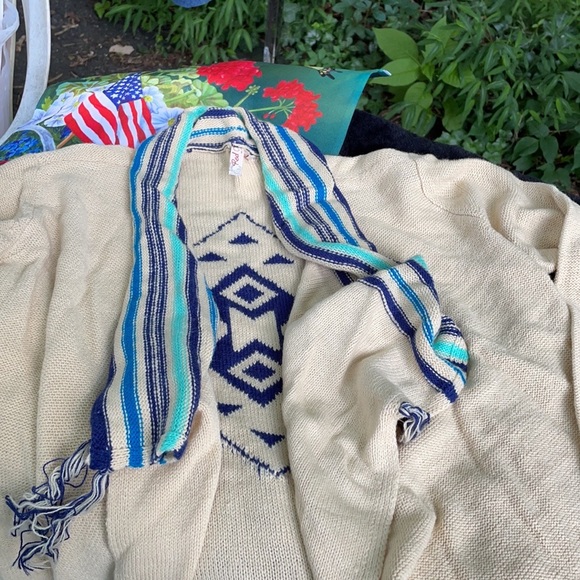 Red Camel Tan Open Front Sweater Cascading Waterfall Blue Stripes Fringes Aztec - Picture 3 of 16